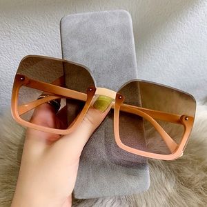Square Frame Gradient Sunglasses